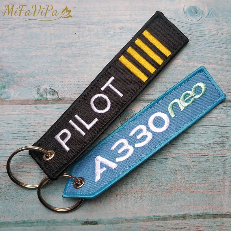 2 PCS FASHION TRINKET KEYCHAIN AIRBUS A330 AVIATOR PORTE CLEF AIRCRAFT KEY CHAIN - PILOTSX