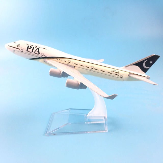 AIR PAKISTAN PIA BOEING 747 AIRWAYS AIRCRAFT BOEING 747 400 AIRLINES AIRPLANE - PILOTSX