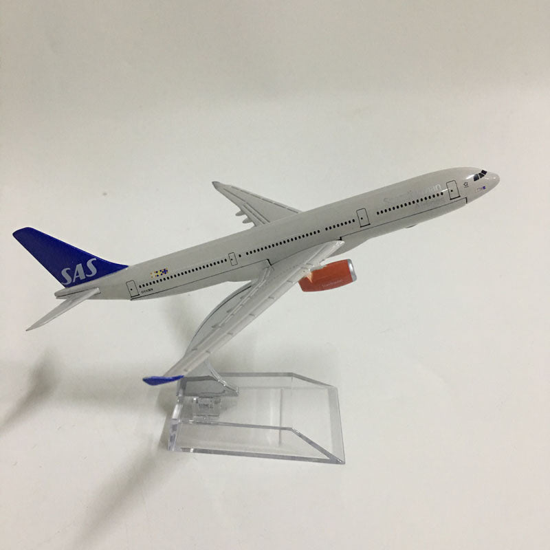 Scandinavian Airbus A330 Plane Model Airplane Model SAS Aircraft Model 1:400 Diecast Metal planes AV8R