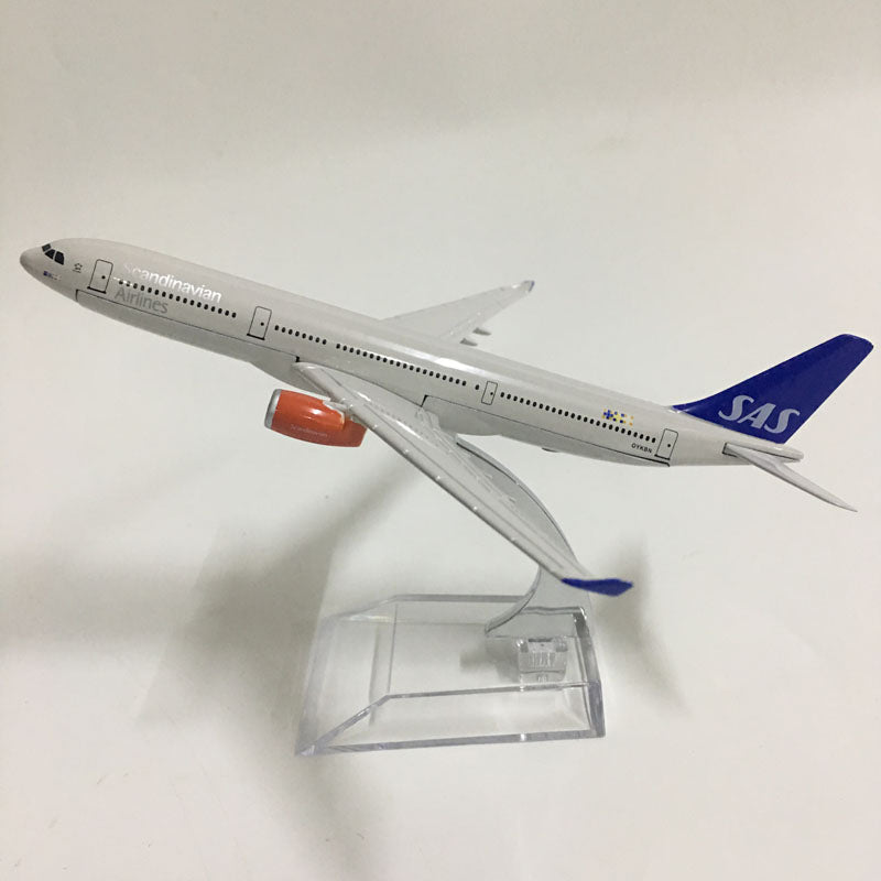 Scandinavian Airbus A330 Plane Model Airplane Model SAS Aircraft Model 1:400 Diecast Metal planes AV8R