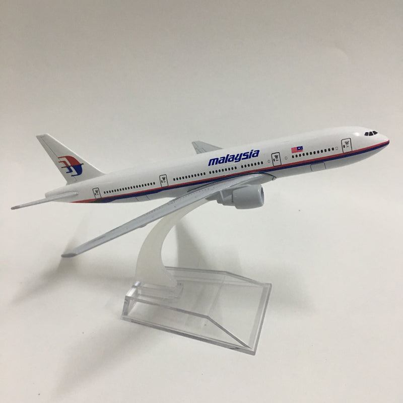 Malaysia Airlines Boeing 777 Plane Model Airplane Model Aircraft Model 1:400 Diecast Metal planes AV8R